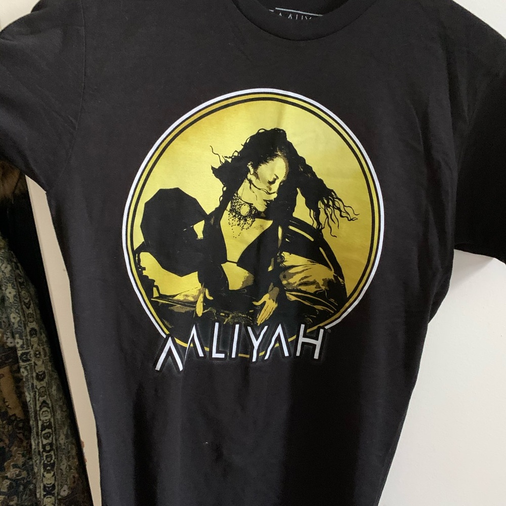 Aaliyah- Unisex Tee - Size Medium - Picture 4 of 4